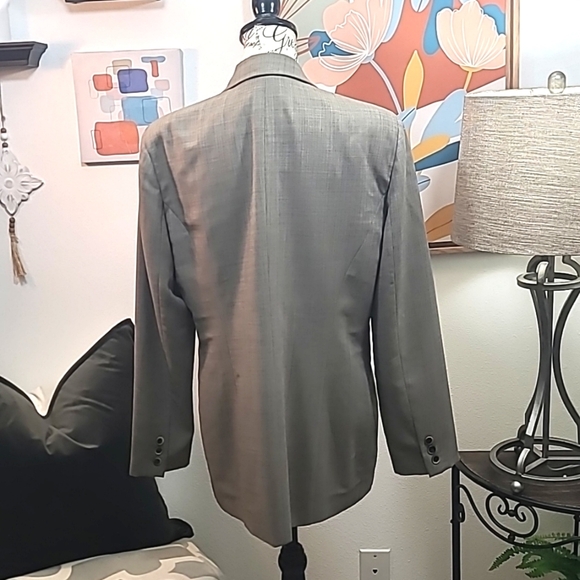 Garfield & Mark's 100% Virgin Wool button front blazer - Picture 5 of 10